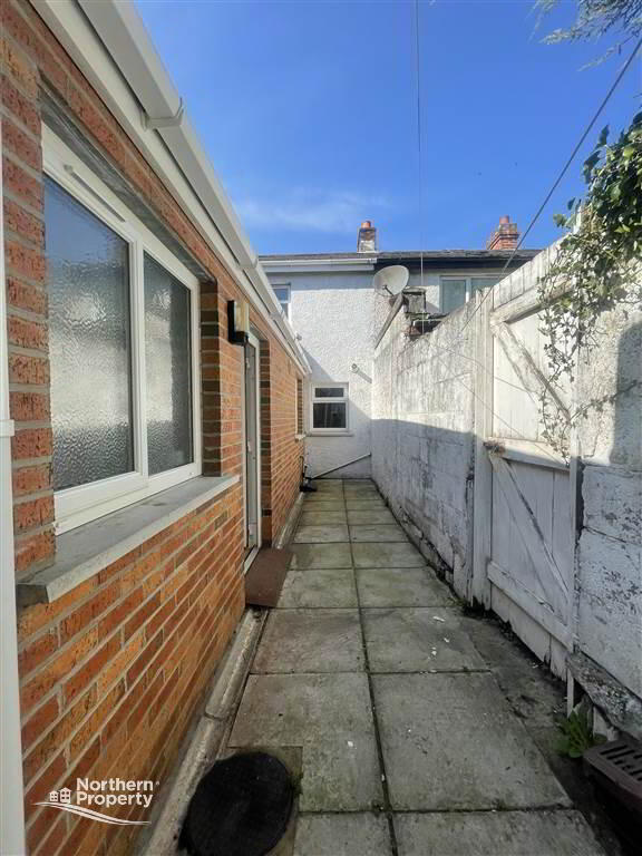 Photo 15 of 1 Hill Street, Dunmurry, Belfast