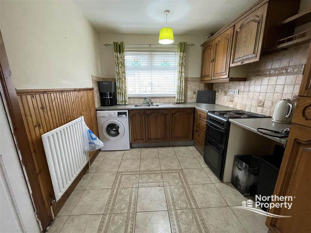 Photo 5 of 2 Glenwood Drive, Belfast