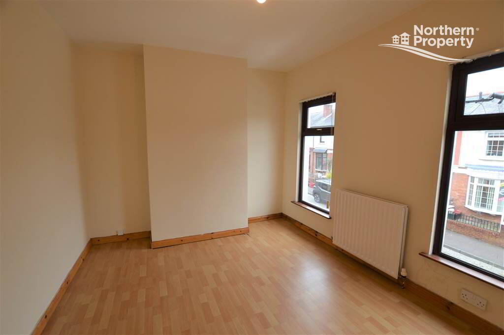 Photo 6 of 35 Fallswater Street, Belfast