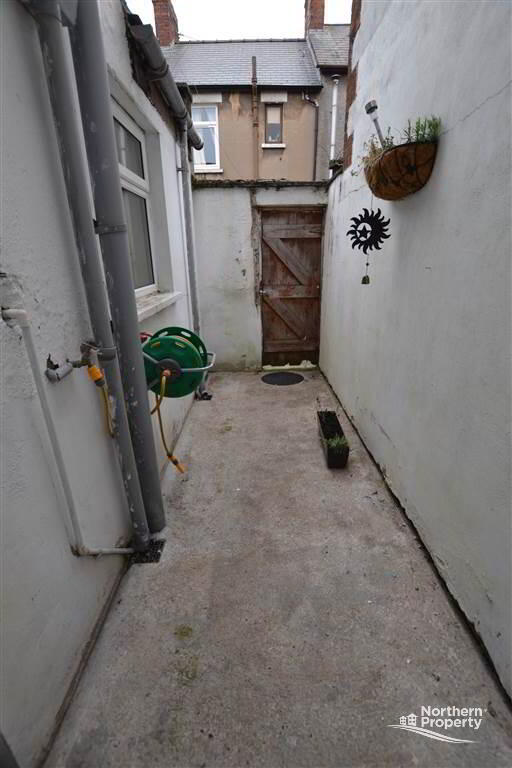 Photo 11 of 35 Fallswater Street, Belfast
