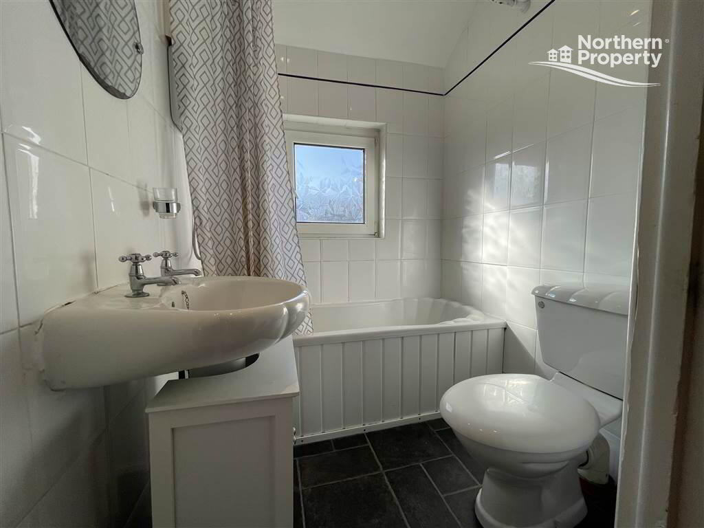 Photo 16 of 15 Victoria Gardens, Dunmurry, Belfast