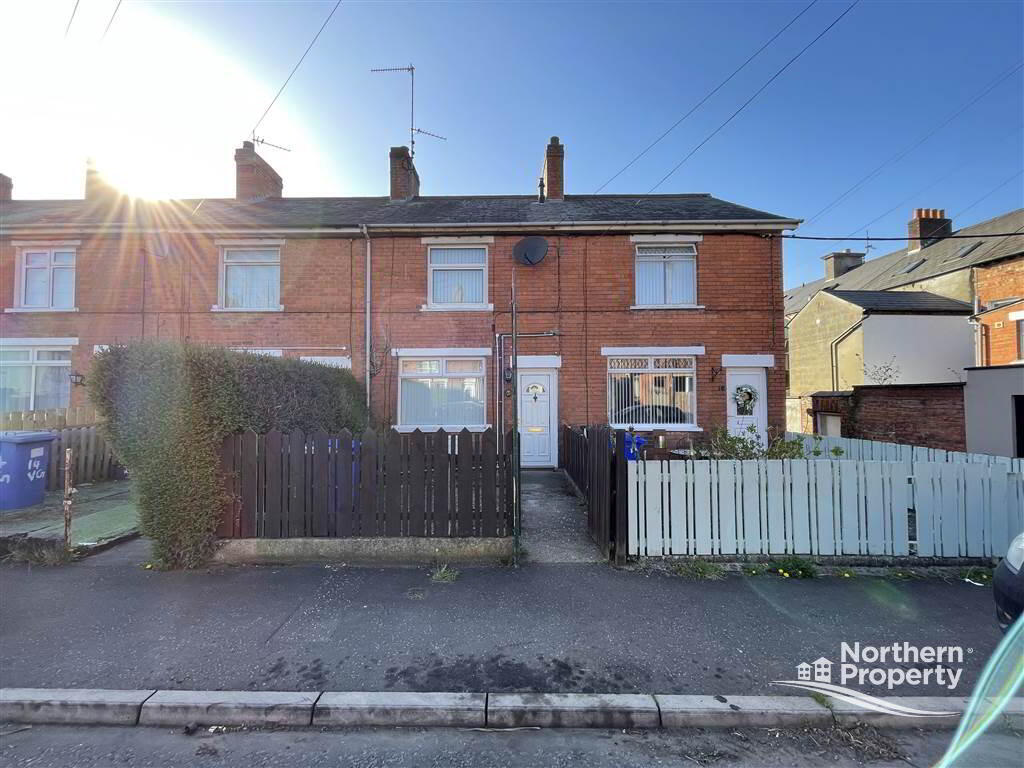 Photo 2 of 15 Victoria Gardens, Dunmurry, Belfast