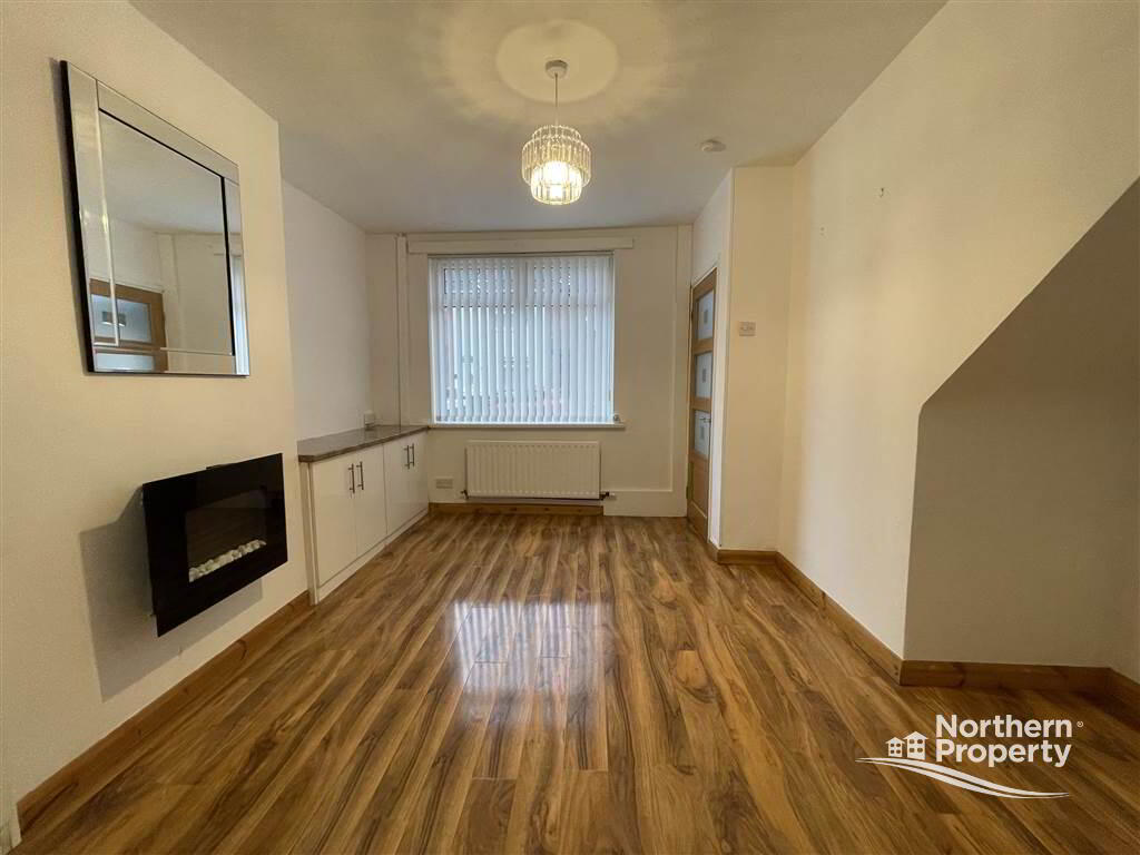 Photo 5 of 14 St James Crescent, Belfast