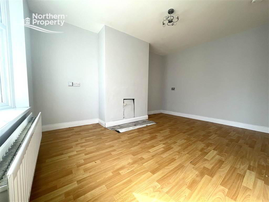 Photo 6 of 19 Ardcaoin Drive, Belfast