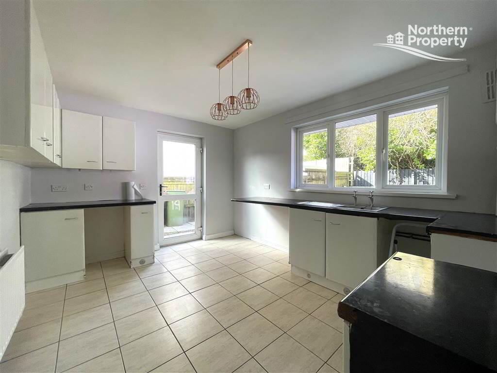 Photo 8 of 19 Ardcaoin Drive, Belfast