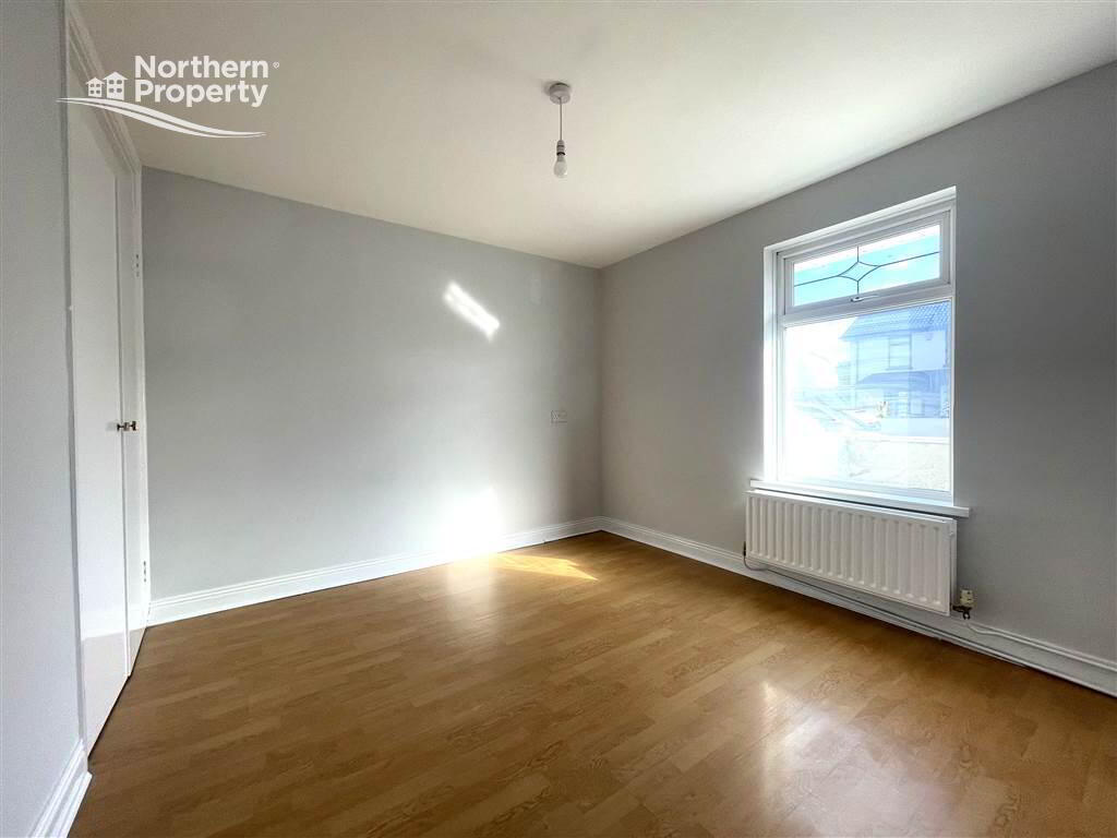 Photo 11 of 19 Ardcaoin Drive, Belfast