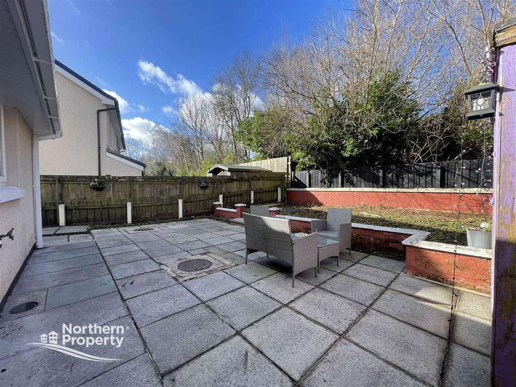 Photo 15 of 19 Ardcaoin Drive, Belfast