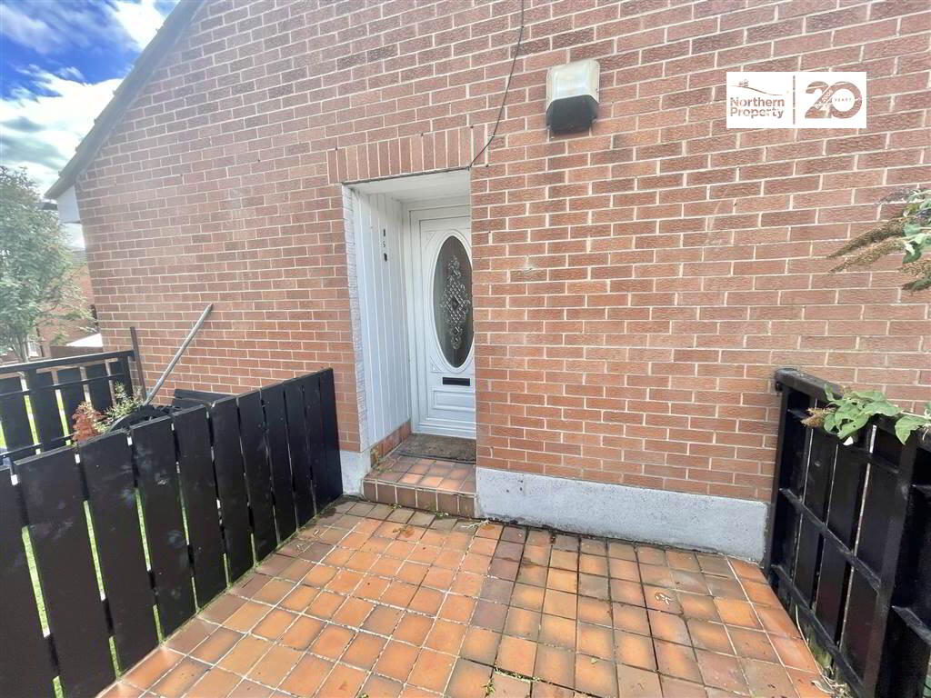 Photo 2 of 15b Majestic Drive, Belfast