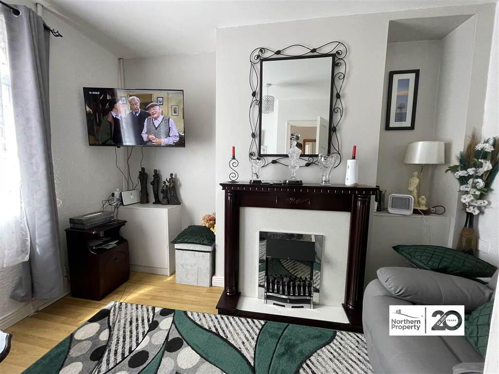 Photo 5 of 43 Beechmount Parade, Belfast