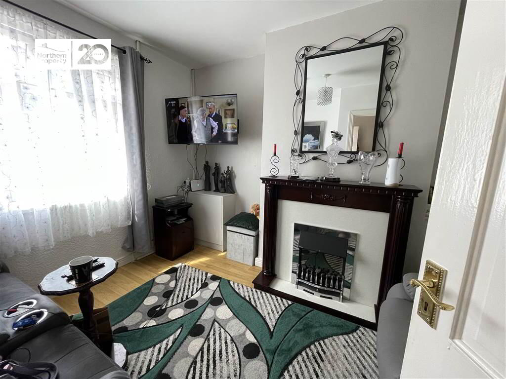 Photo 4 of 43 Beechmount Parade, Belfast