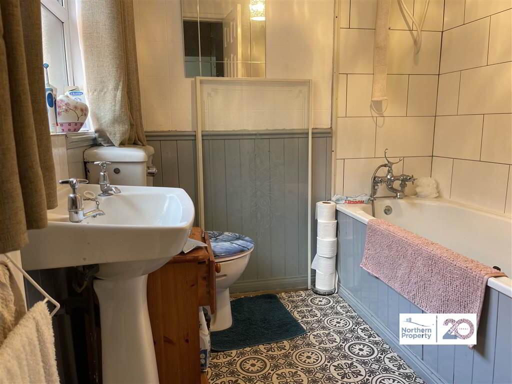 Photo 12 of 43 Beechmount Parade, Belfast