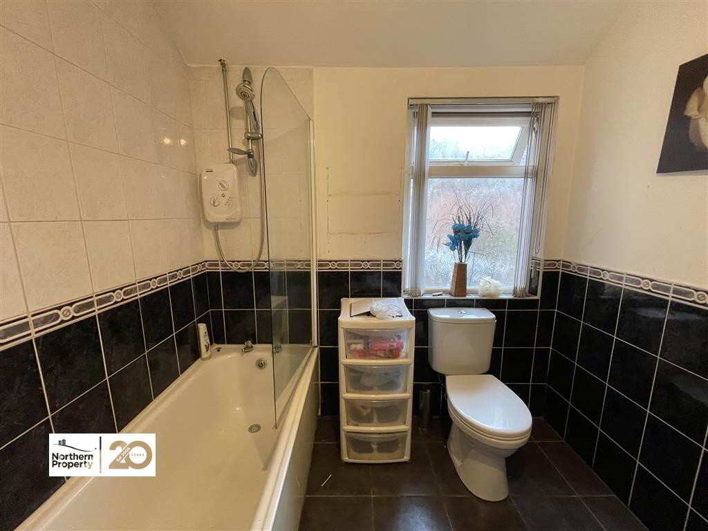 Photo 10 of 2 Beechmount Parade, Belfast