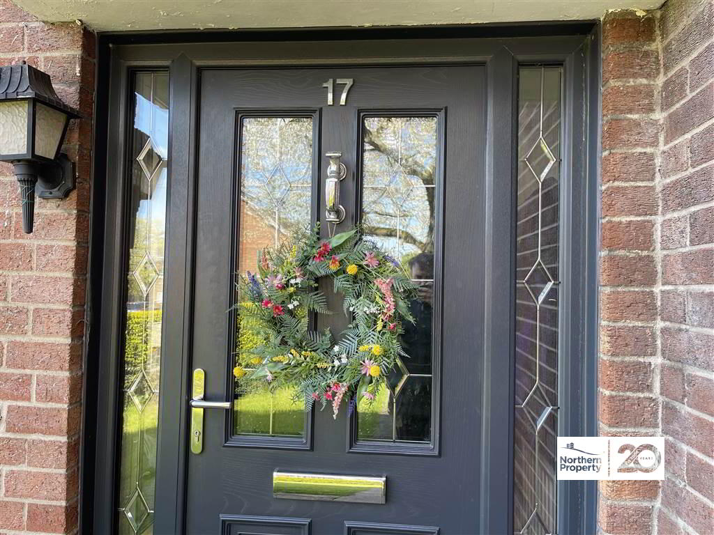 Photo 3 of 17 Tullymore Walk, Belfast