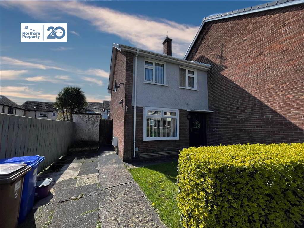 Photo 2 of 17 Tullymore Walk, Belfast