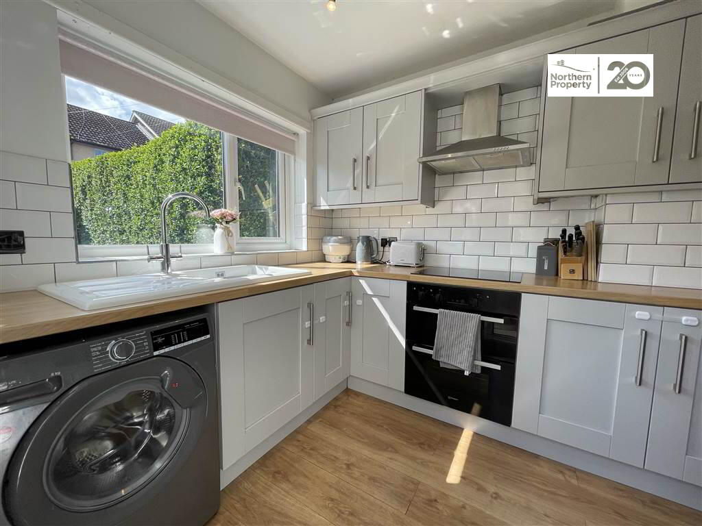 Photo 10 of 17 Tullymore Walk, Belfast