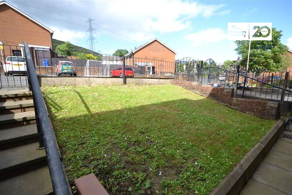 Photo 2 of 16 Glencolin Close, Belfast