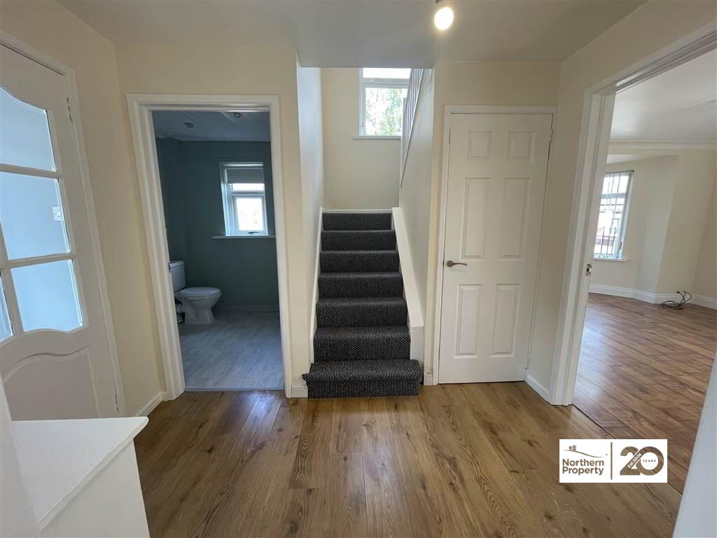 Photo 4 of 6 Lisfaddan Crescent, Belfast