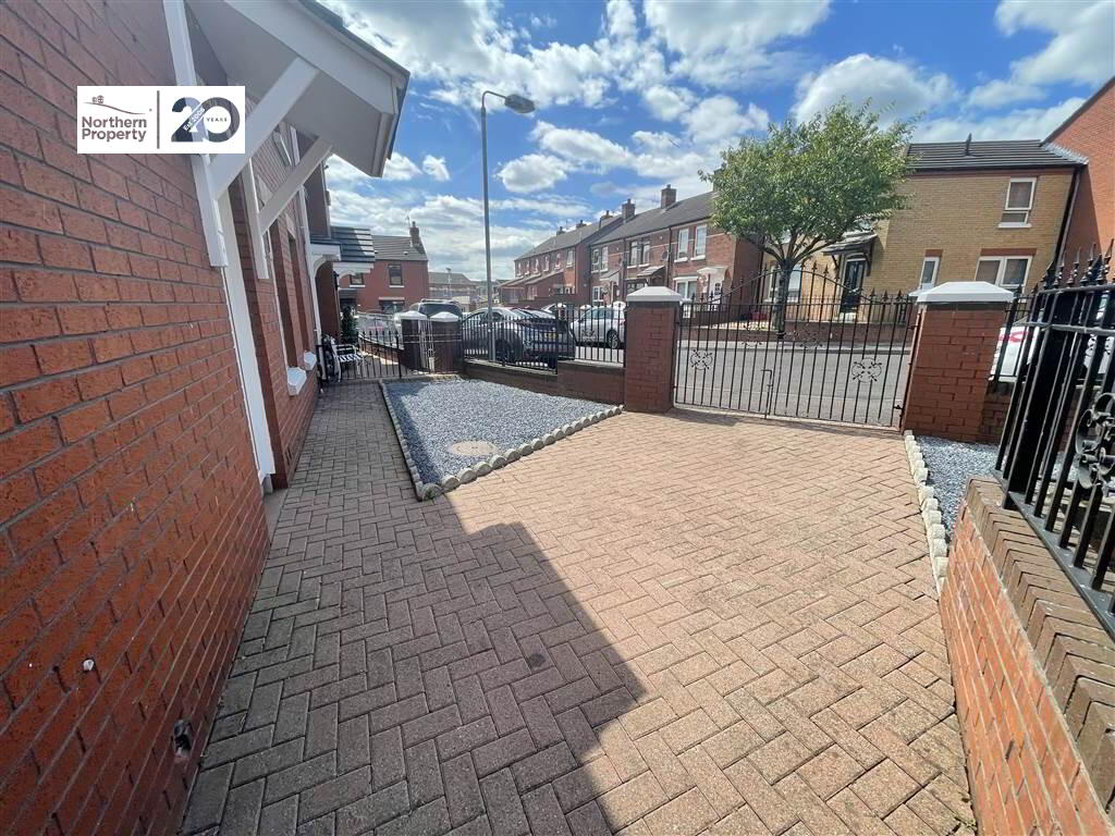 Photo 19 of 6 Lisfaddan Crescent, Belfast