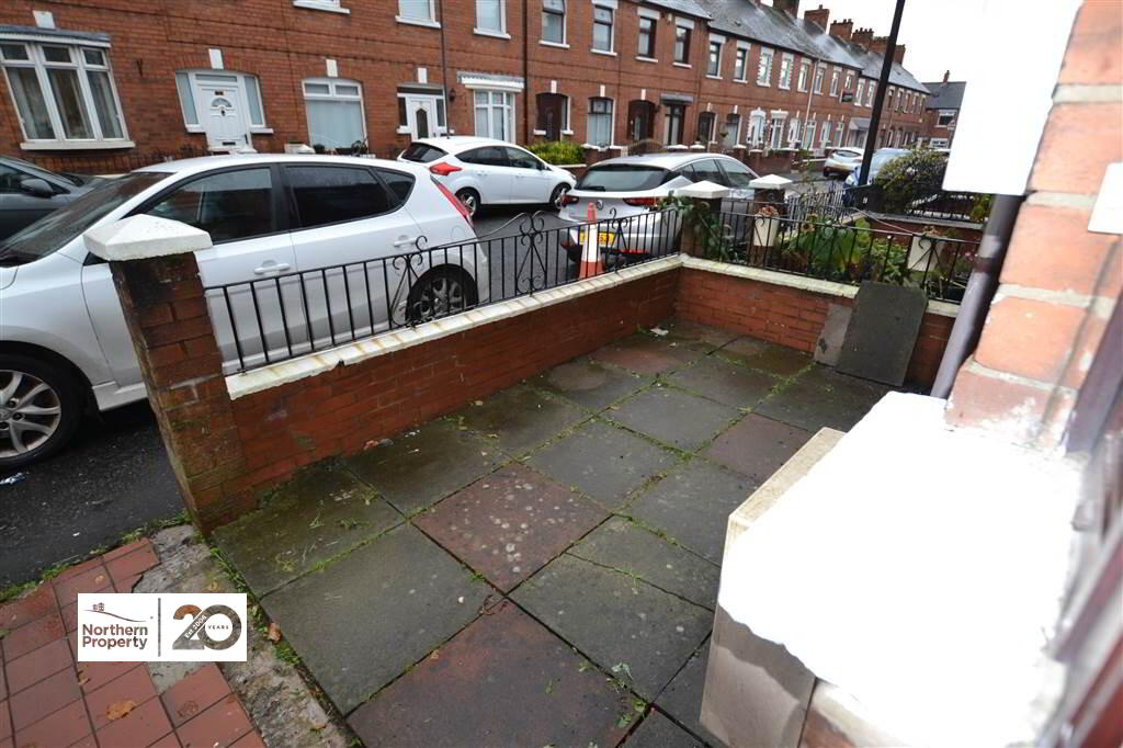 Photo 2 of 13 Iveagh Drive, Belfast