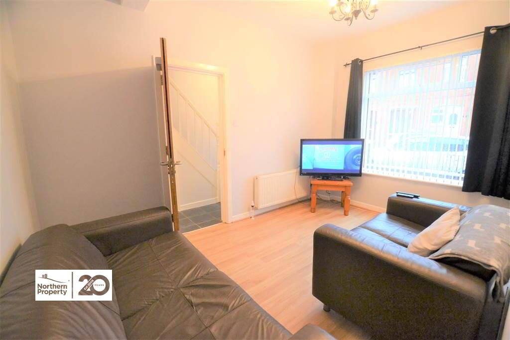 Photo 5 of 13 Iveagh Drive, Belfast