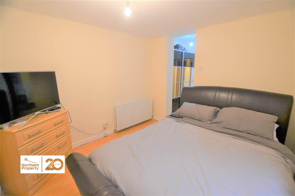 Photo 10 of 13 Iveagh Drive, Belfast