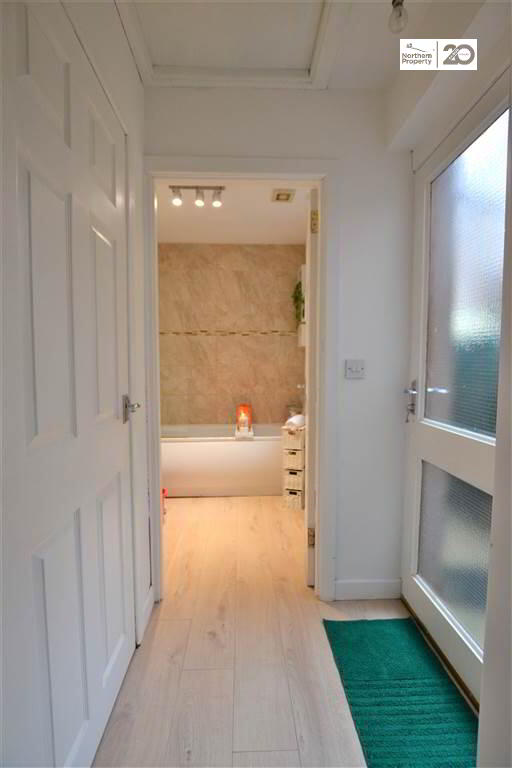 Photo 17 of 19 Springfield Drive, Belfast