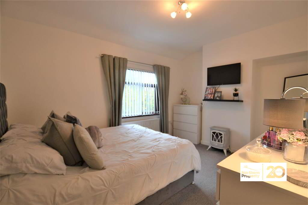 Photo 10 of 19 Springfield Drive, Belfast