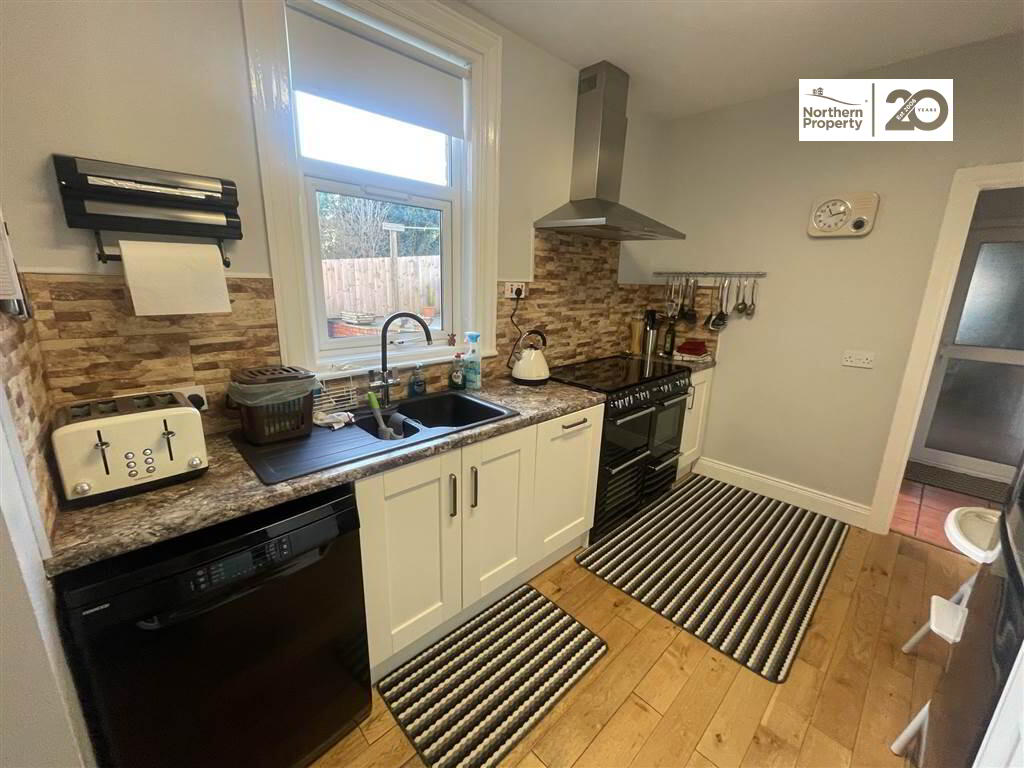 Photo 8 of 555 Falls Road, Belfast