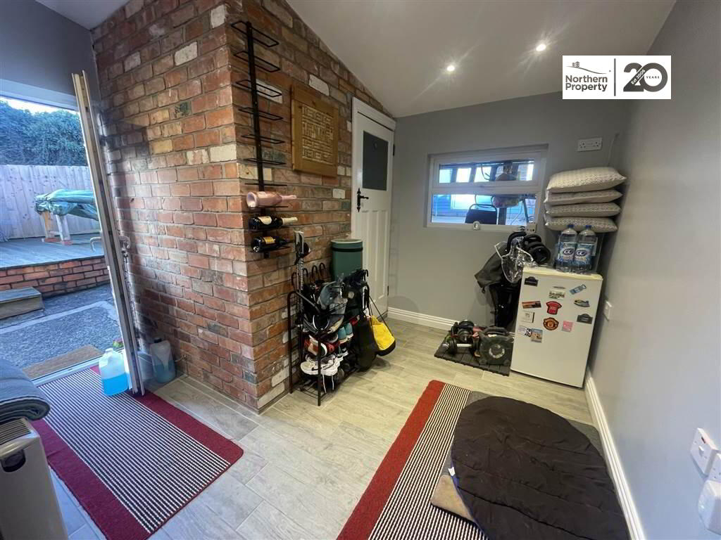 Photo 14 of 555 Falls Road, Belfast