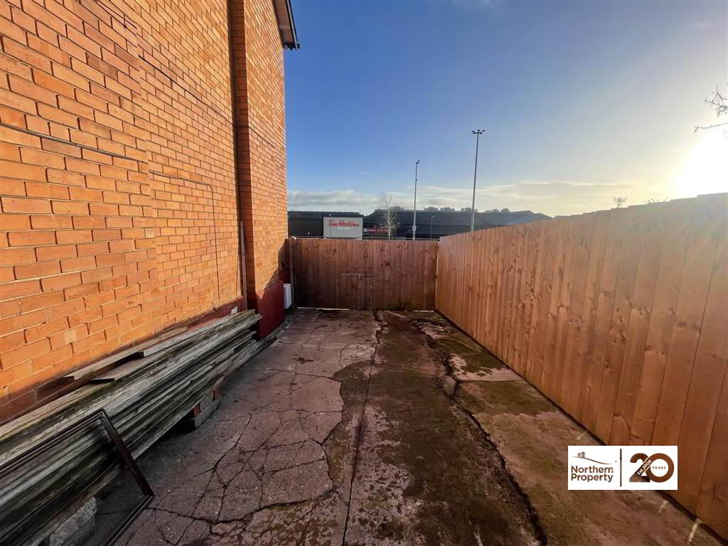 Photo 27 of 555 Falls Road, Belfast