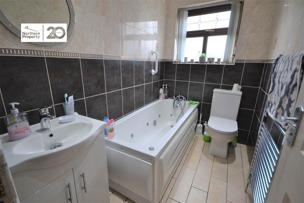 Photo 8 of 9 Whitecliff Drive, Belfast