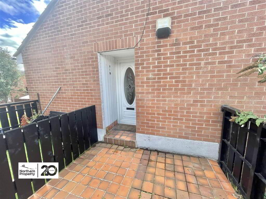 Photo 2 of 15b Majestic Drive, Belfast