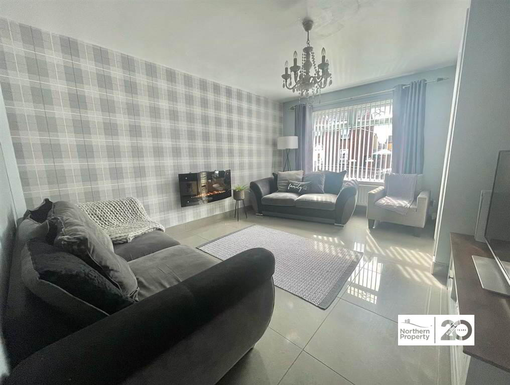 Photo 2 of 12 Lisfaddan Drive, Belfast