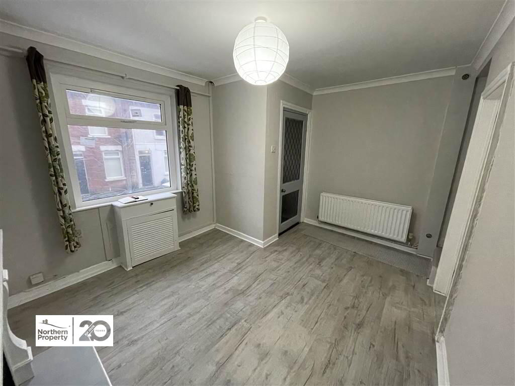 Photo 3 of 11 Forest Street, Belfast