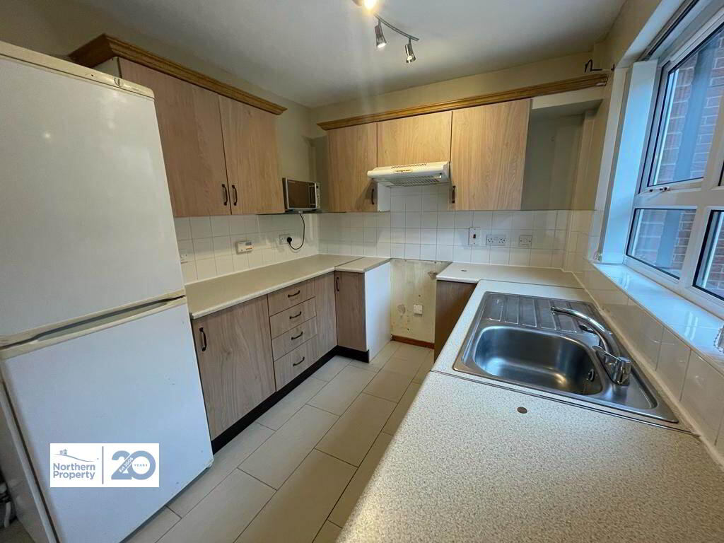 Photo 4 of 20 Beechmount Gardens, Belfast