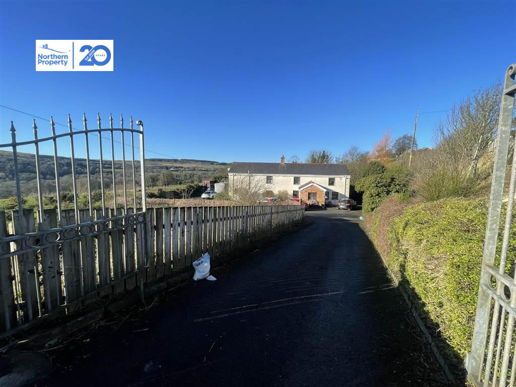 Photo 3 of 30 Hannahstown Hill, Belfast