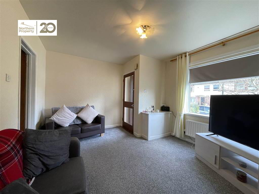 Photo 3 of 13 St James Drive, Belfast
