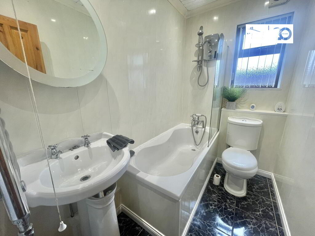 Photo 8 of 102 Ballymurphy Road, Belfast