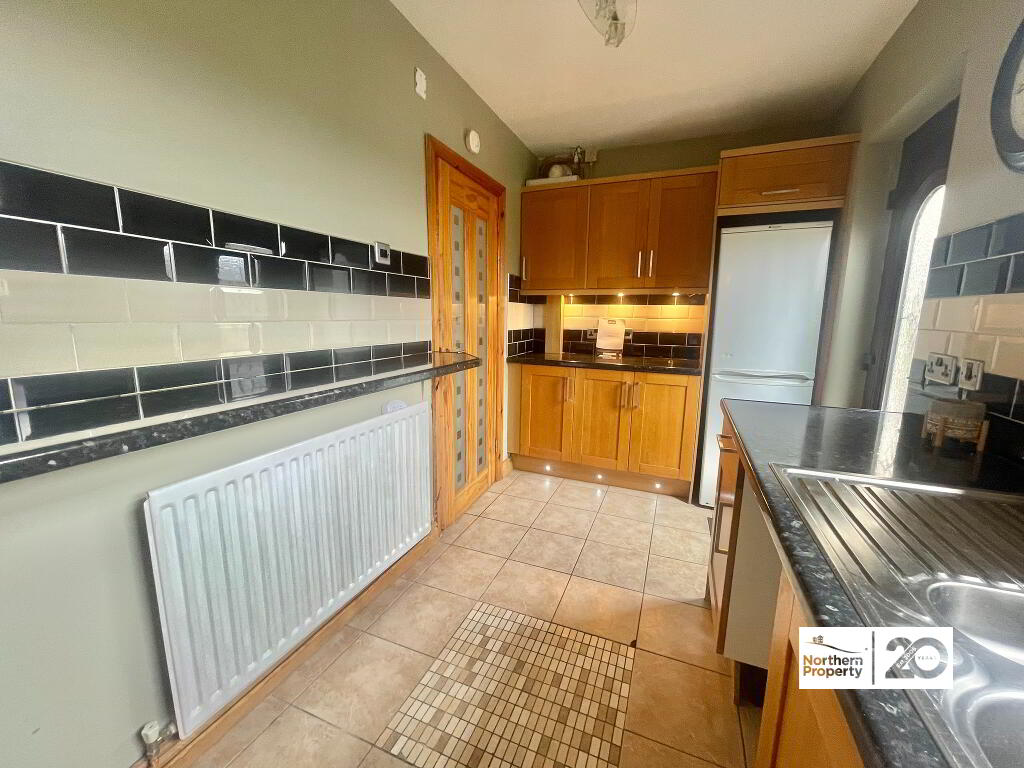 Photo 6 of 102 Ballymurphy Road, Belfast