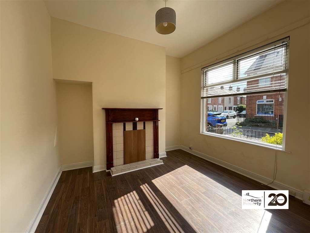 Photo 4 of 38 Iveagh Drive, Belfast