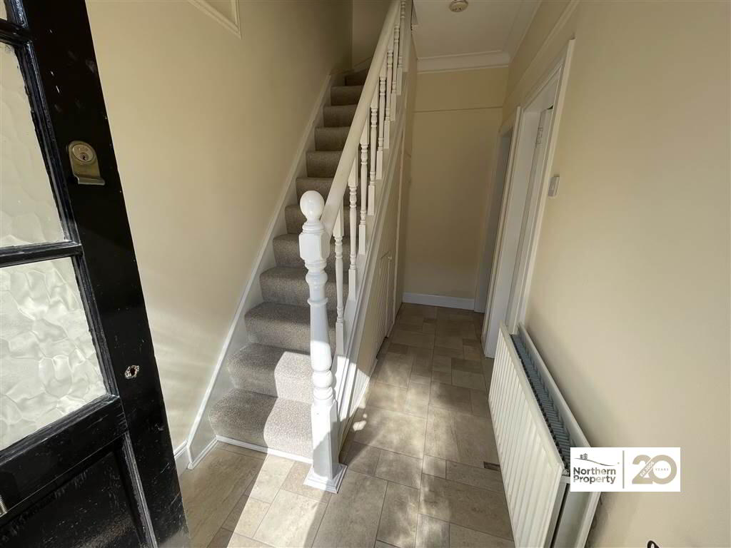 Photo 2 of 38 Iveagh Drive, Belfast