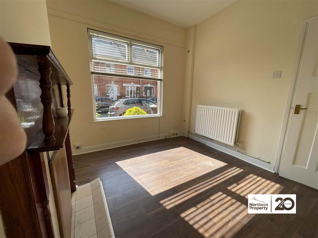 Photo 5 of 38 Iveagh Drive, Belfast