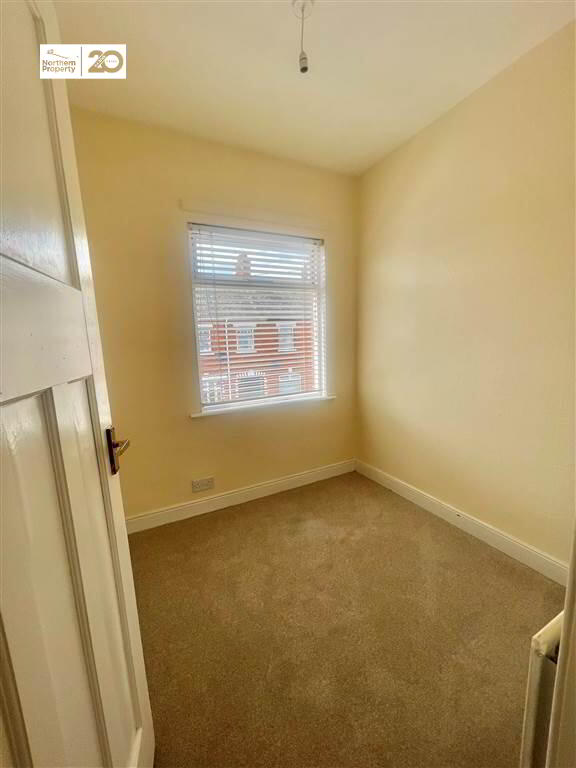 Photo 17 of 38 Iveagh Drive, Belfast