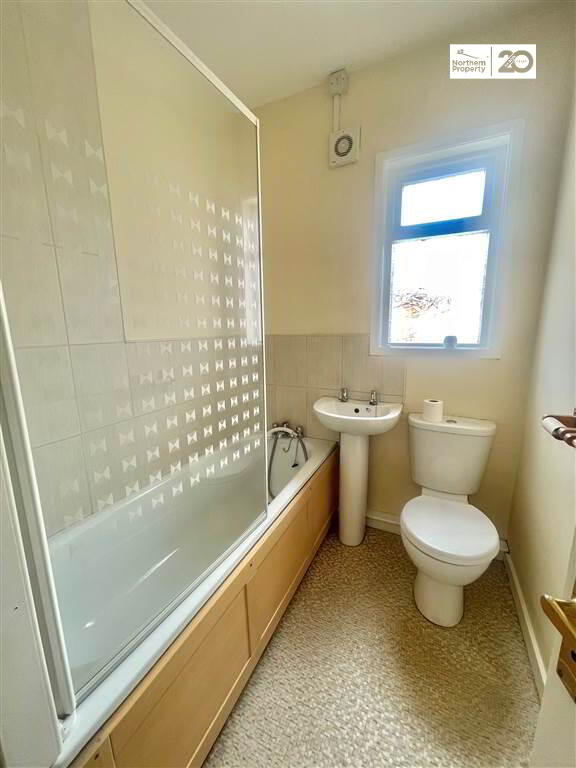 Photo 19 of 38 Iveagh Drive, Belfast