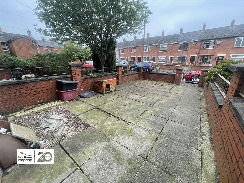 Photo 2 of 30 Empire Drive, Belfast