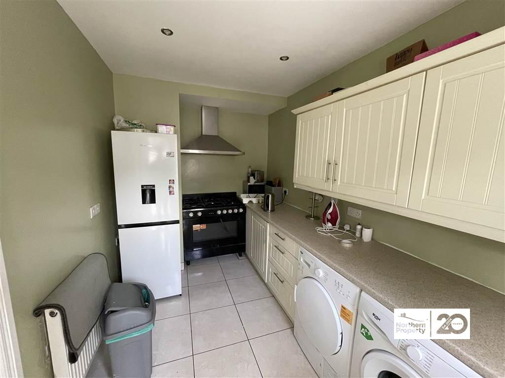 Photo 8 of 2 Whitecliff Crescent, Belfast