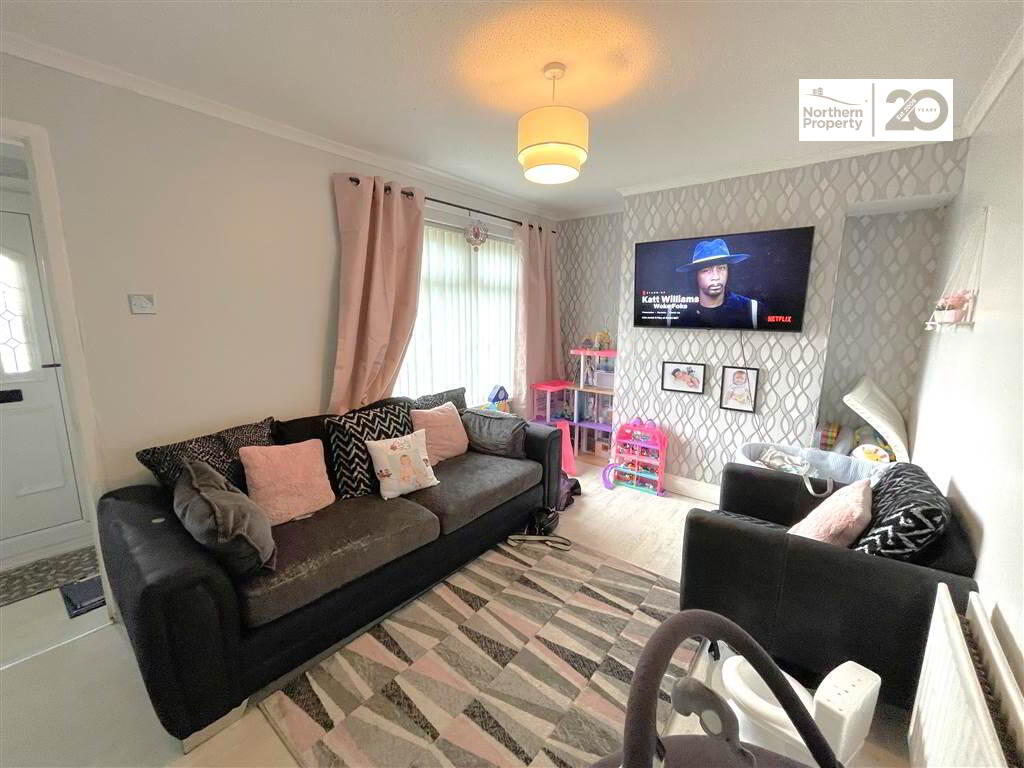 Photo 3 of 25 Colinmill, Belfast