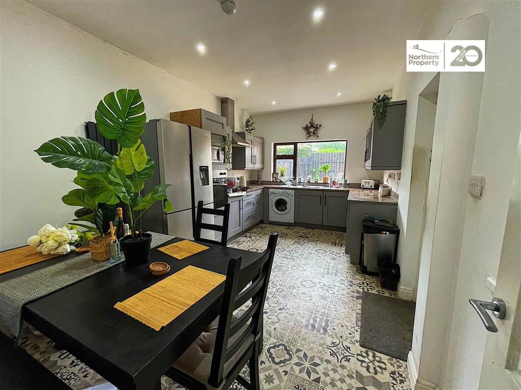 Photo 8 of 427 Springfield Road, Belfast