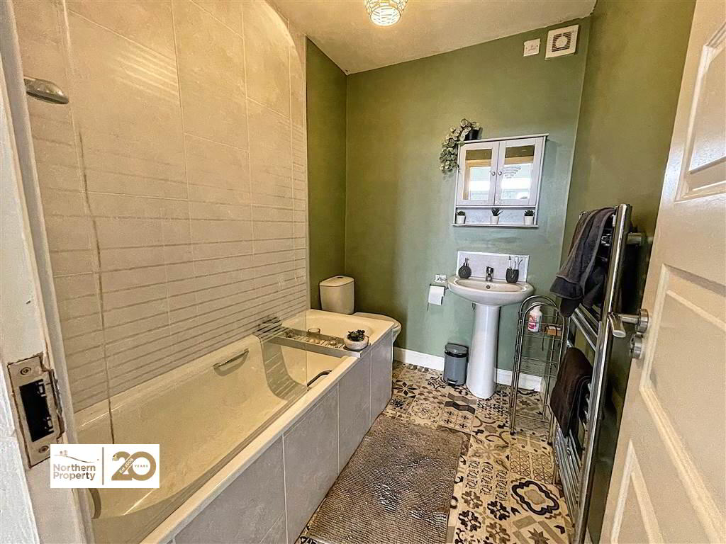 Photo 11 of 427 Springfield Road, Belfast