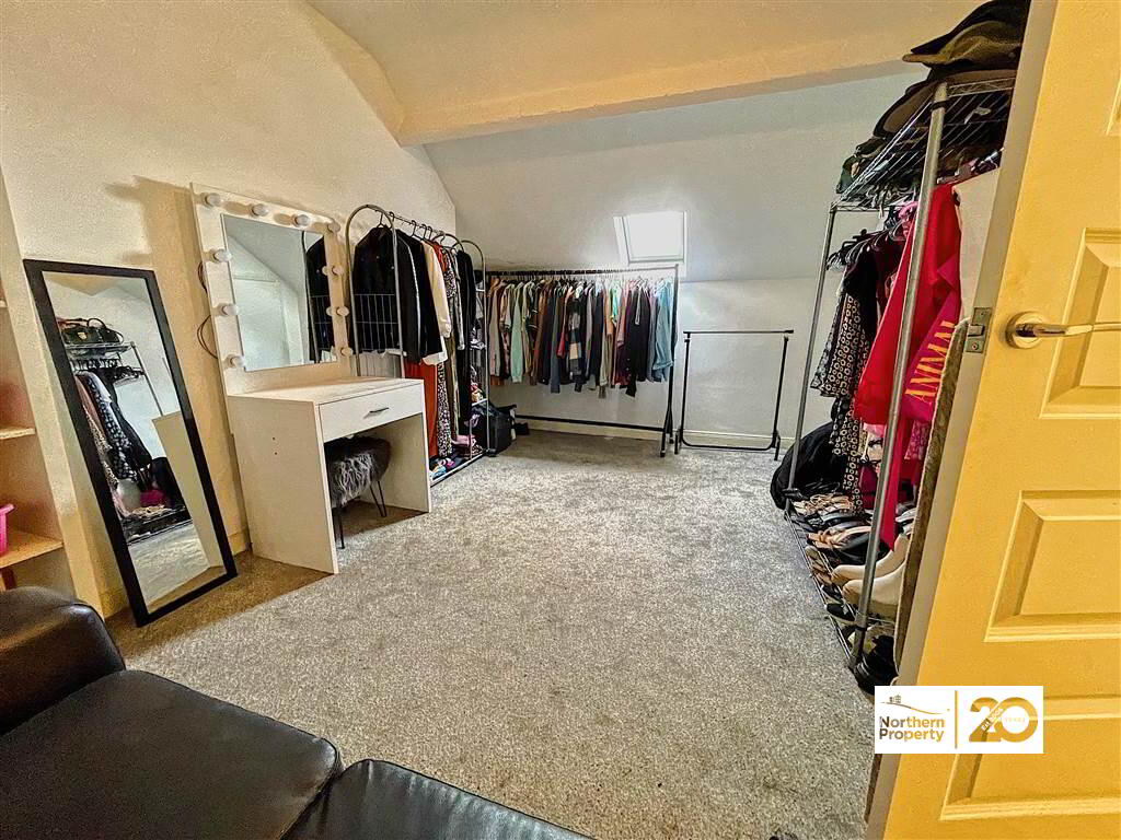 Photo 15 of 427 Springfield Road, Belfast